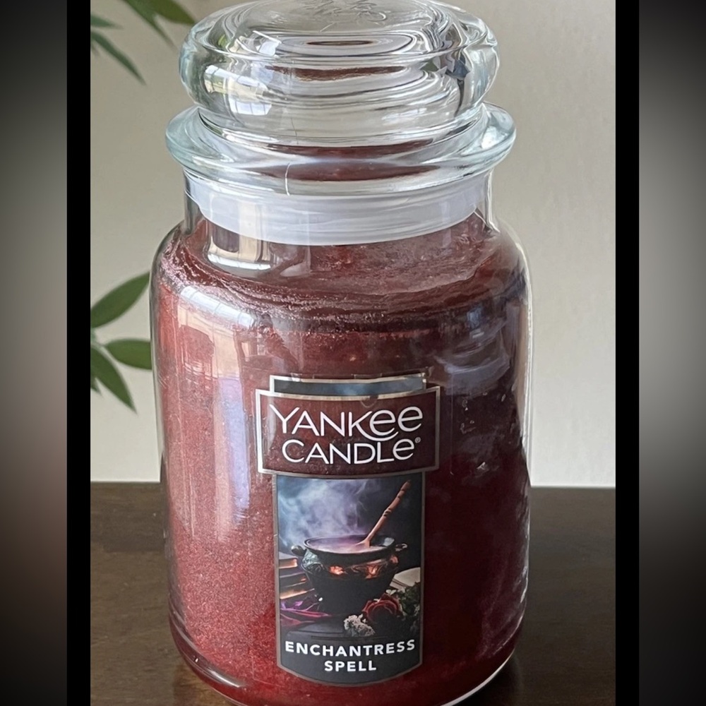 New Yankee Candle Enchantress Spell Large 22 Oz Jar Candle